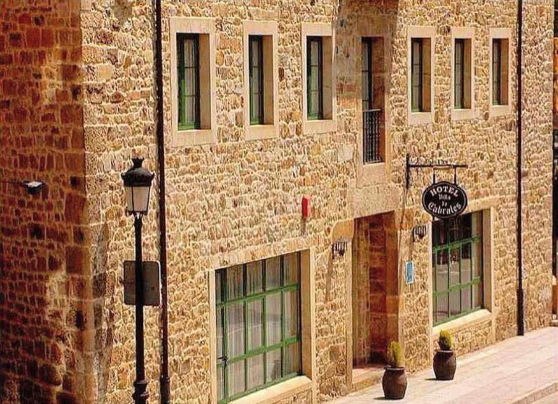 ארנאס דה קבראלס Hotel Villa De Cabrales מראה חיצוני תמונה