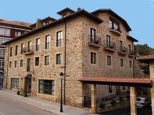 ארנאס דה קבראלס Hotel Villa De Cabrales מראה חיצוני תמונה